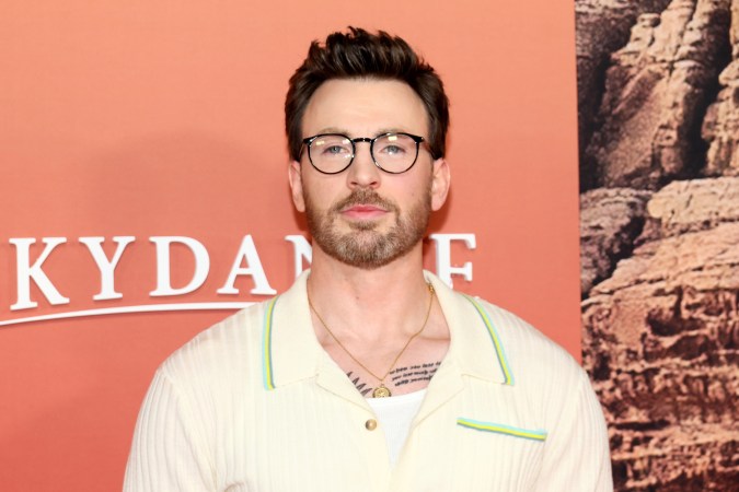 ¿Chris Evans se casó? Lo que se sabe de su boda secreta con Alba Baptista