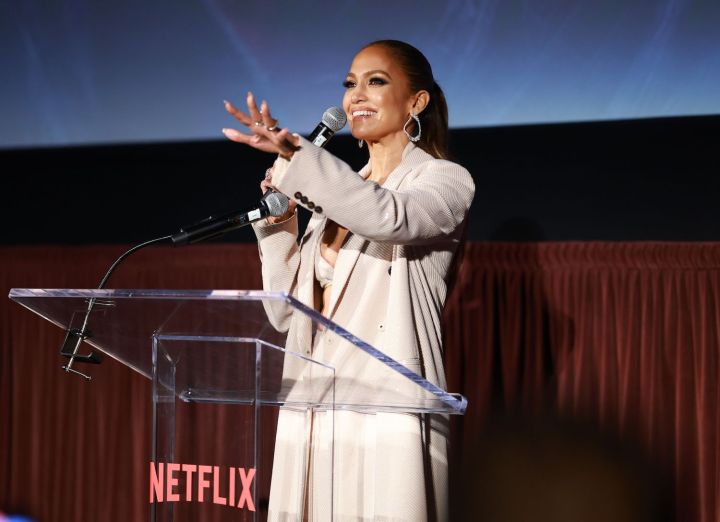 Cómo conseguir el manicure ‘Chai Latte’ de Jennifer Lopez, ideal para otoño 2023