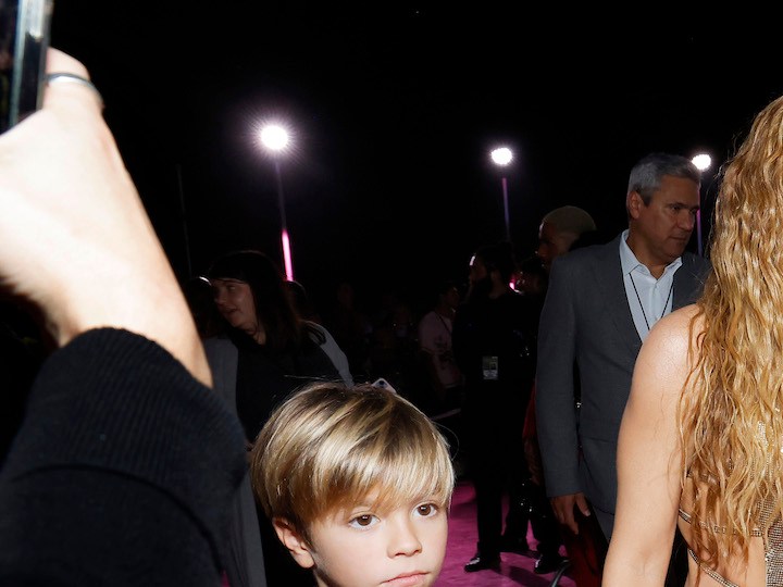 Exempleada de Shakira se le va a yugular y la señala de tacaña y “nefasta”