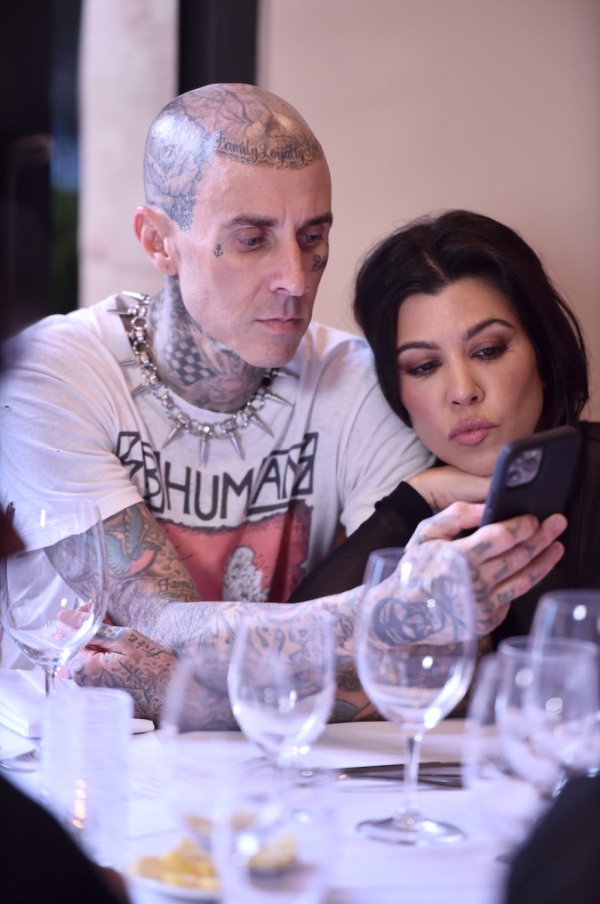 Kourtney Kardashian revela que tuvo que realizarse una cirugía fetal para salvar la vida de su bebé