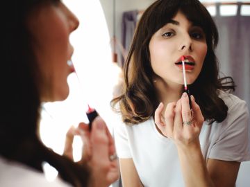 Despídete del retoque con estos 6 labiales de larga duración que cuestan menos de $16 dólares