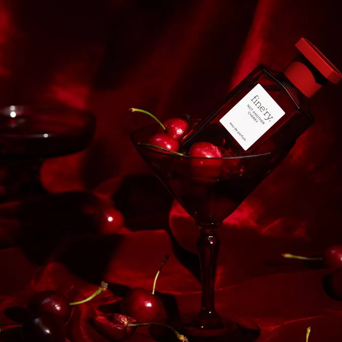 5 populares perfumes con notas de cereza que te dejarán un aroma sensual y femenino