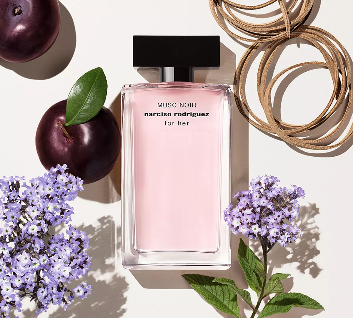 5 perfumes para mujer con notas de cuero ideales para el estilo ‘Old Money’