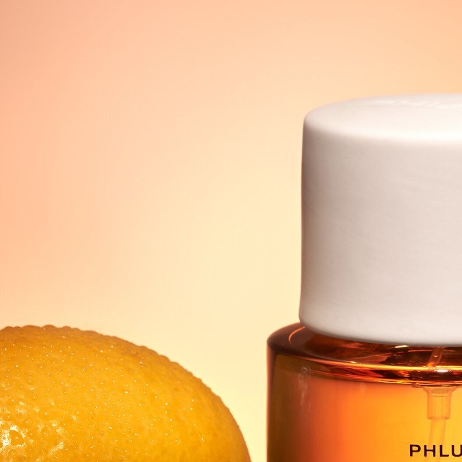 6 deliciosos perfumes con notas de ámbar que te transportarán a una cabaña llena de lujo