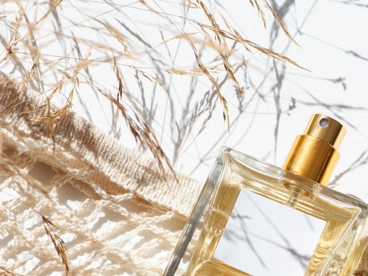6 populares perfumes con notas de coco para asegurarte de que el verano nunca termine