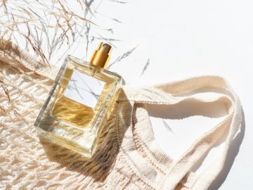 6 populares perfumes con notas de coco para asegurarte de que el verano nunca termine