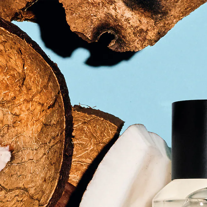 6 populares perfumes con notas de coco para asegurarte de que el verano nunca termine