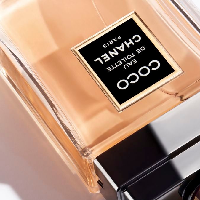 5 perfumes con notas de durazno que te dejarán un aroma fresco e irresistible