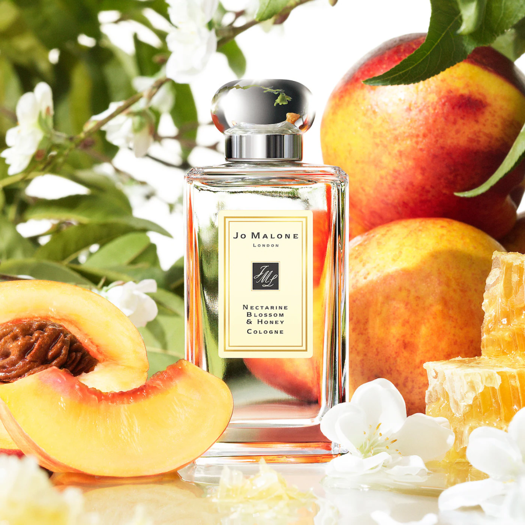 5 perfumes con notas de durazno que te dejarán un aroma fresco e irresistible