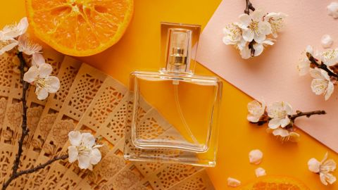 7 perfumes con notas de flor de naranja que te dejarán un aroma fresco y atractivo