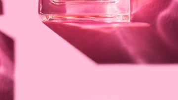 6 perfumes con notas de vetiver que te dejarán un aroma amaderado y lujoso