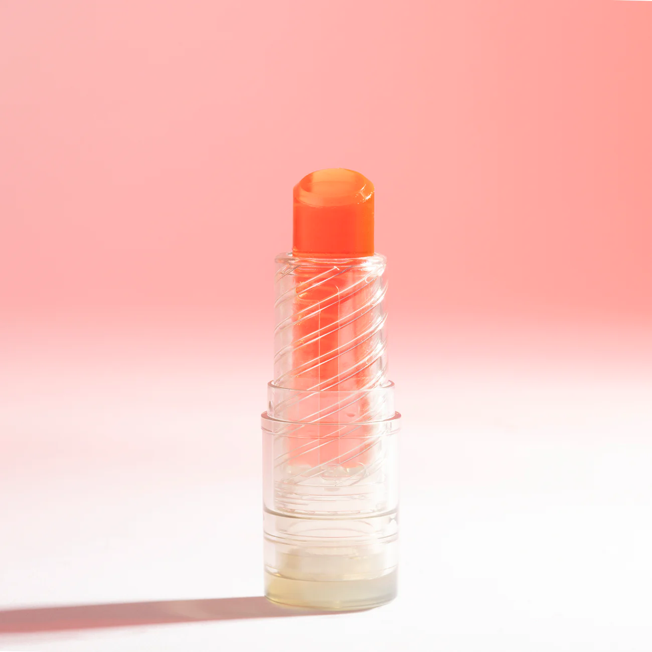 Si tienes los labios secos o agrietados, necesitas conocer el ‘lip oil’ viral de $11 dólares