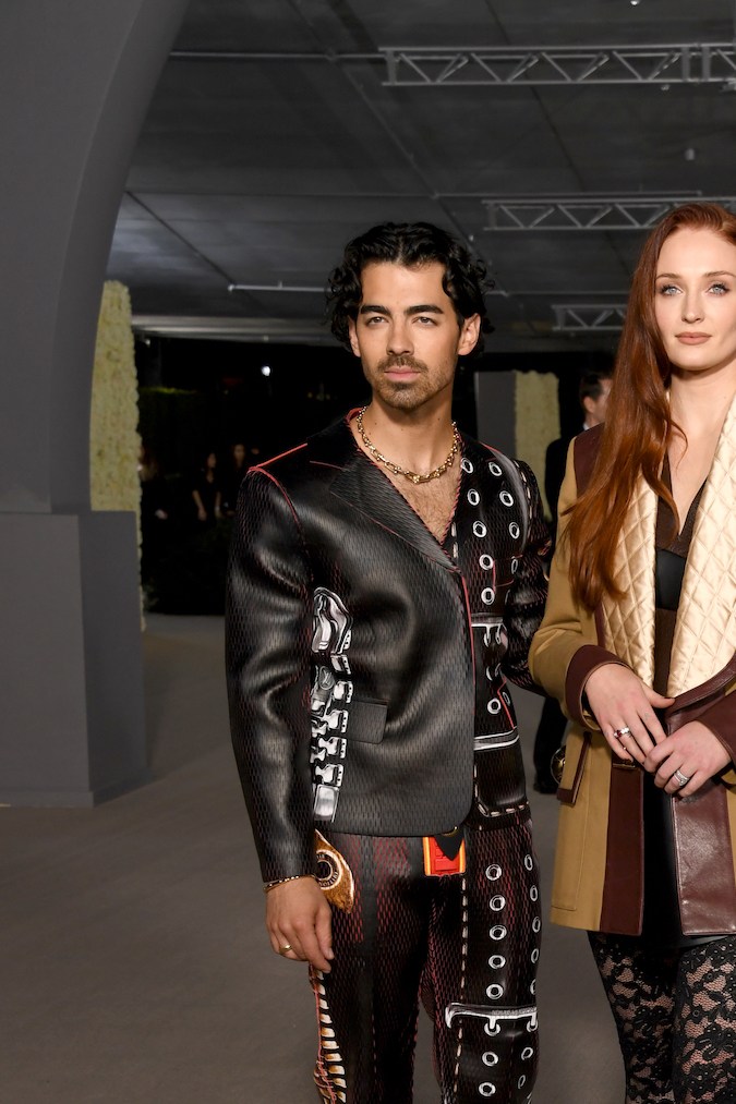 Sophie Turner demanda a Joe Jonas y lo acusa de mantener ilegalmente a sus hijos en NY