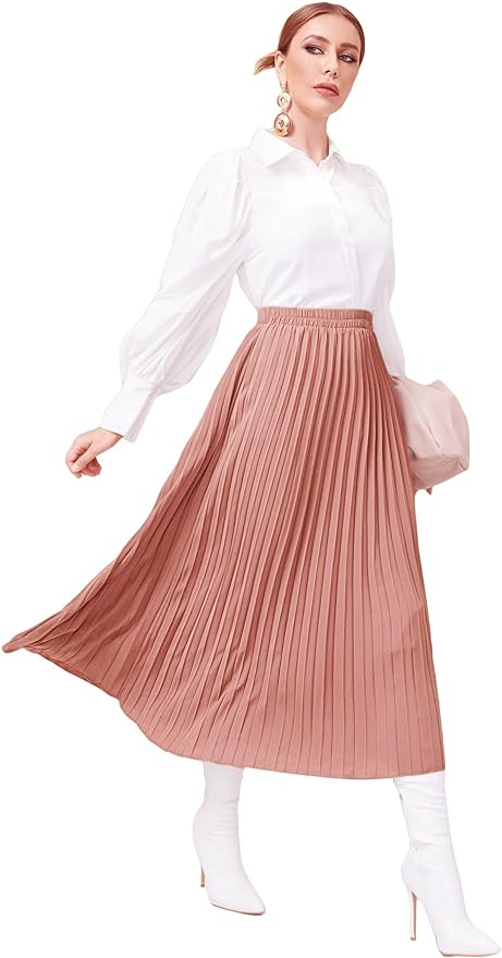 Tendencias otoño 2023: 7 blusas y tops que puedes usar con una falda midi tableada