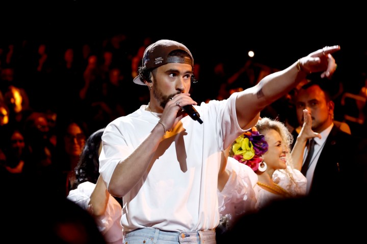 Bad Bunny estrena disco y comparte una advertencia a los padres de familia, ¿qué dijo?