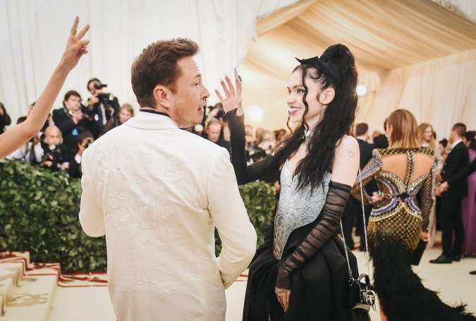 Grimes comienza una batalla legal contra Elon Musk por el derecho de ver a sus 3 hijos