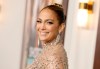 Jennifer Lopez confiesa que se sintió insegura de su cuerpo tras dar a luz a sus gemelos