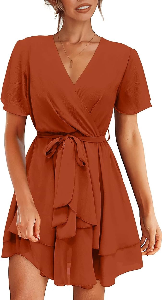 Moda en Amazon: 9 lindos vestidos envolventes para usar en otoño desde $28 dólares