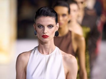 Paris Fashion Week SS24: 5 tendencias de maquillaje que vimos en las pasarelas