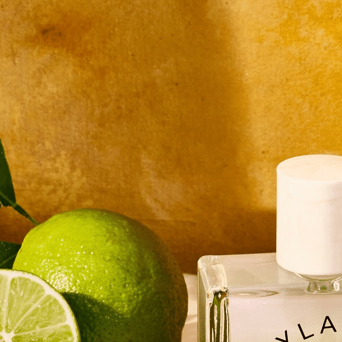 5 perfumes con notas limón verde que te dejarán un aroma fresco, ligero y unisex