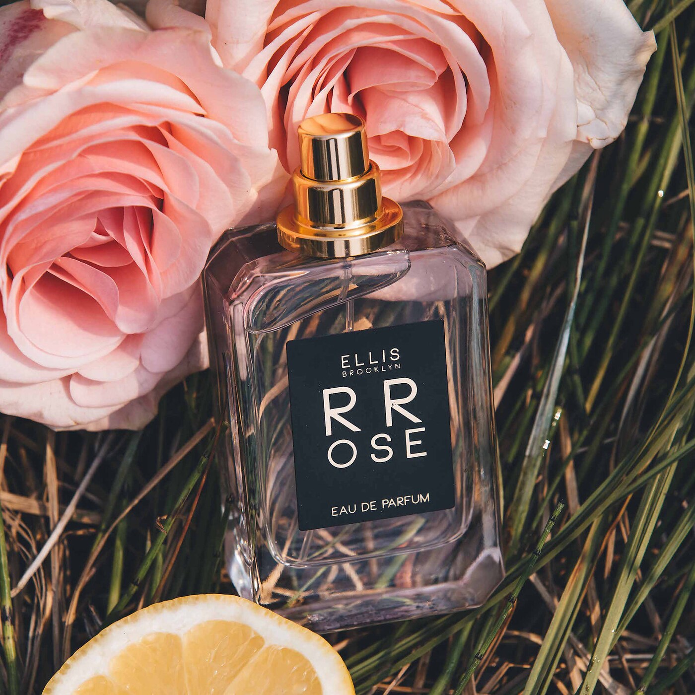 7 perfumes con notas de rosa para conseguir un aroma delicado, femenino y elegante