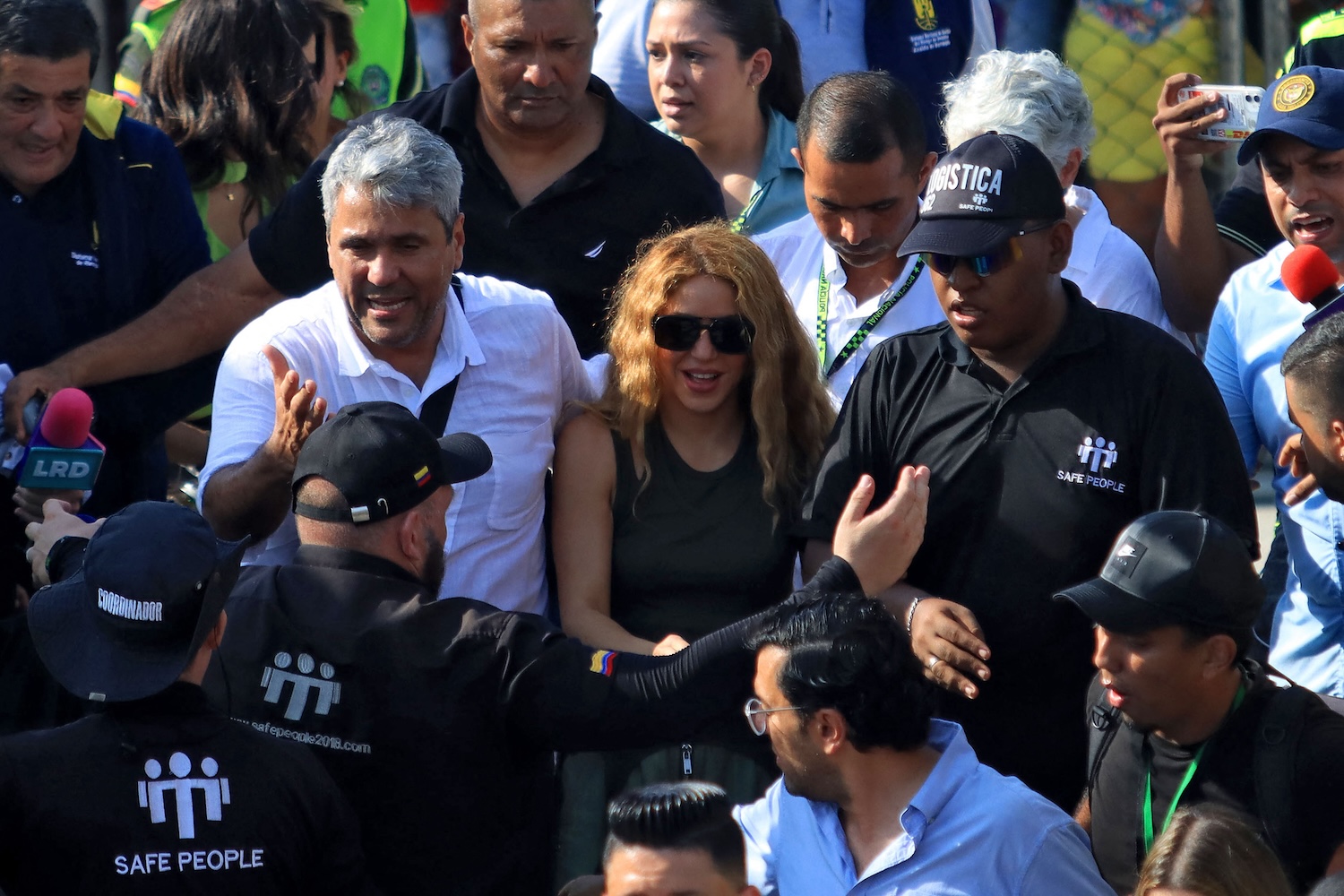 Shakira viaja de emergencia a Colombia porque la salud de su padre ha empeorado