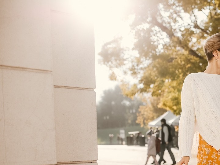Tips de moda: cómo usar tu vestidos de verano durante el otoño e invierno