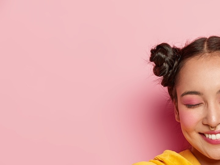 Tips para hacer el ‘cold girl makeup’ viral de TikTok en pieles morenas