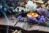 8 velas aromáticas de lavanda que le darán un toque de paz y armonía a tus espacios
