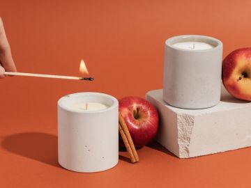 6 velas con notas de manzana y canela ideales para llevar el otoño a todo tu hogar