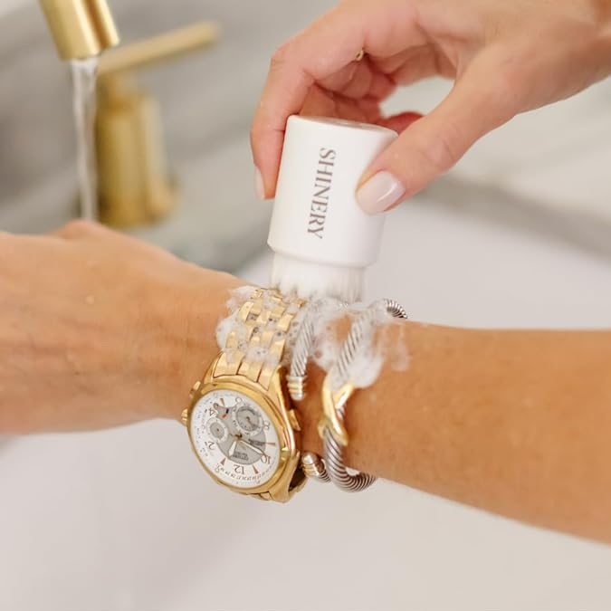 Dale una nueva vida a tu joyería favorita con el limpiador aprobado por Oprah Winfrey