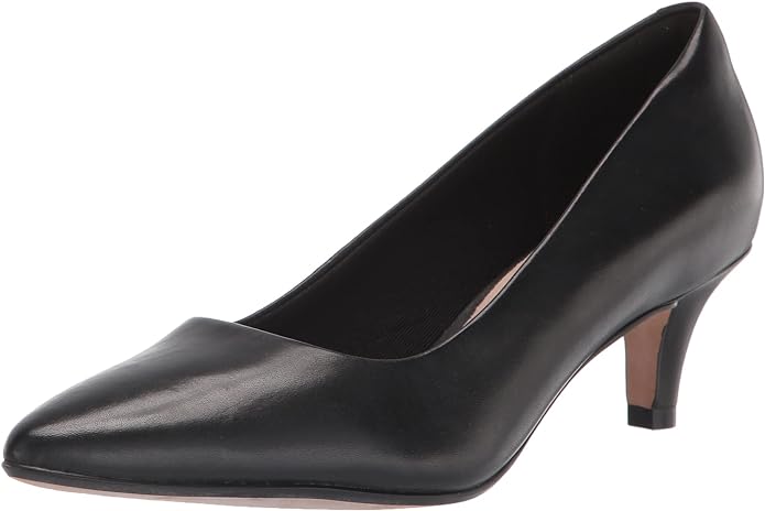 Moda en Amazon: 8 zapatos negros de tacón clásicos para toda ocasión desde $30 dólares