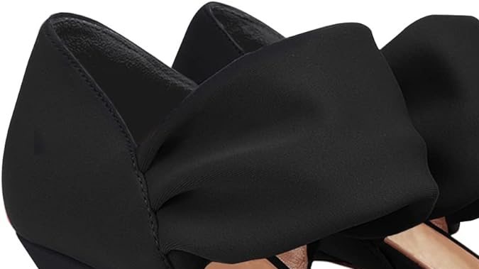 Moda en Amazon: 8 zapatos negros de tacón clásicos para toda ocasión desde $30 dólares