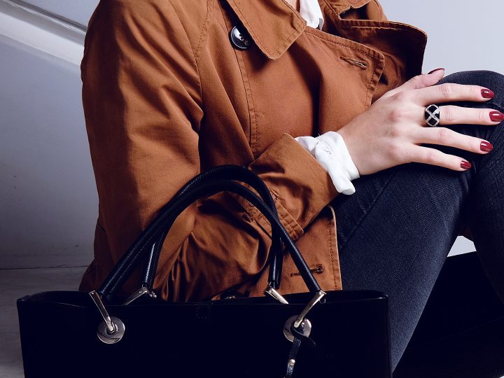 Moda en Amazon: 8 zapatos negros de tacón clásicos para toda ocasión desde $30 dólares