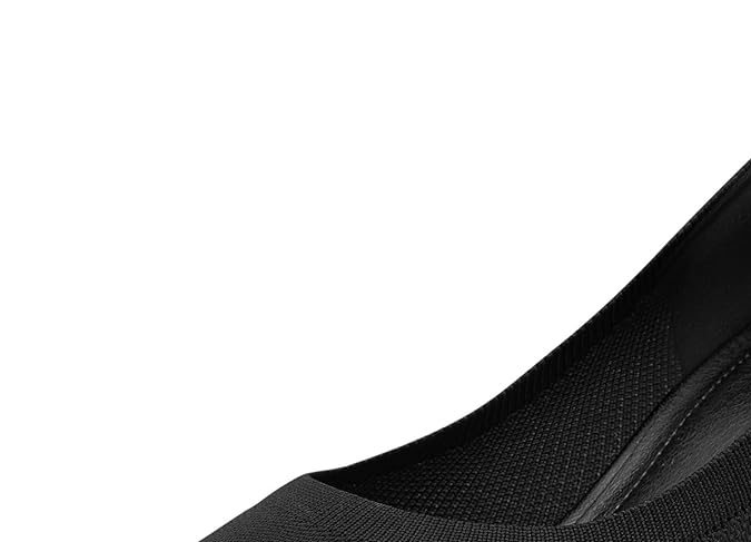 Moda en Amazon: 8 zapatos negros de tacón clásicos para toda ocasión desde $30 dólares