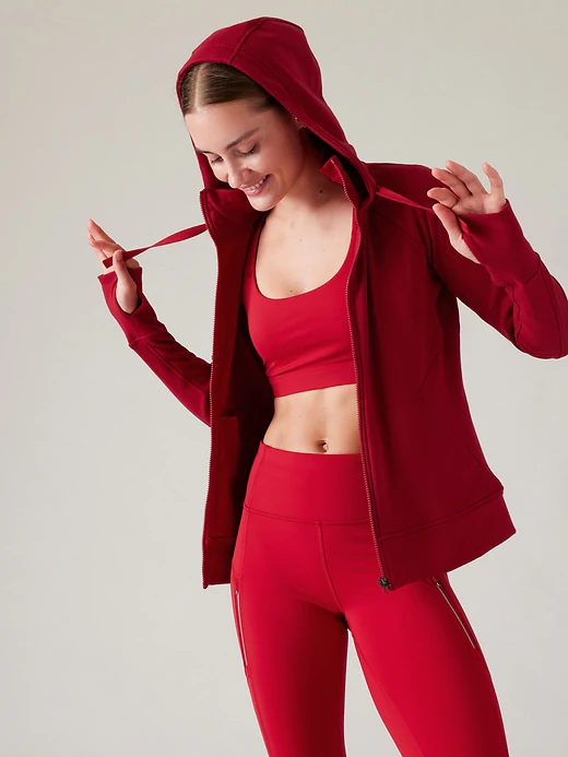 ¿Eres una mujer petite? 7 tiendas en línea con opciones increíbles para tu tipo de cuerpo
