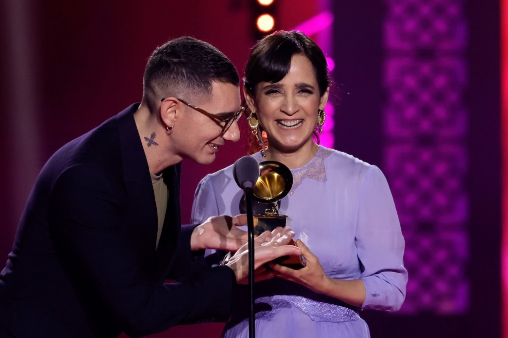 Premios Grammy Latinos 2023: los mejores momentos y presentaciones musicales