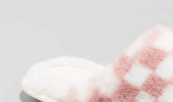 Regalos de Navidad para amigas: 8 cómodas y pantuflas de Target por menos de $20 dólares