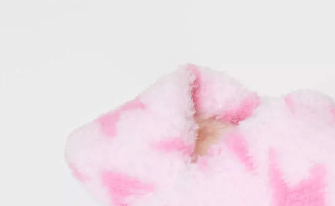 Regalos de Navidad para amigas: 8 cómodas y pantuflas de Target por menos de $20 dólares