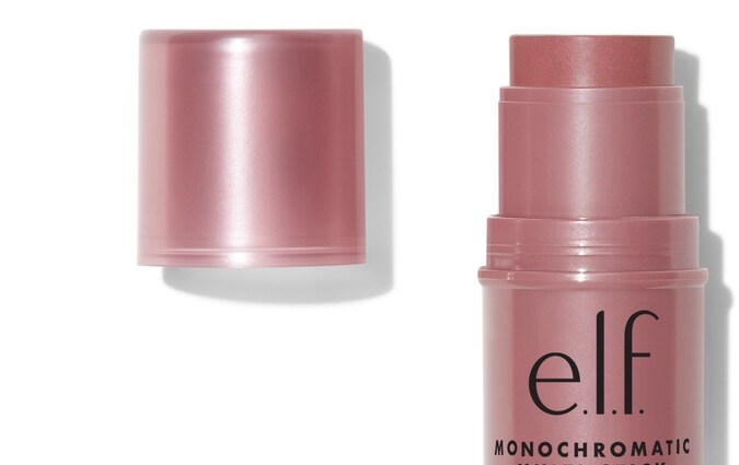 Conoce el rubor en crema viral de $5 dólares que las compradoras con piel madura adoran