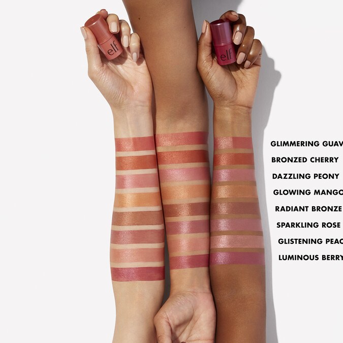 Conoce el rubor en crema viral de $5 dólares que las compradoras con piel madura adoran