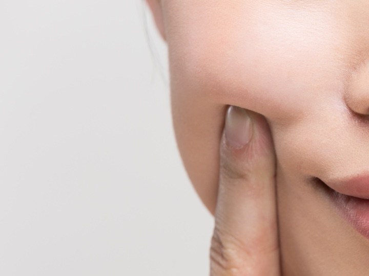 Surcos nasogenianos: cómo eliminarlos naturalmente con ejercicios y masajes faciales
