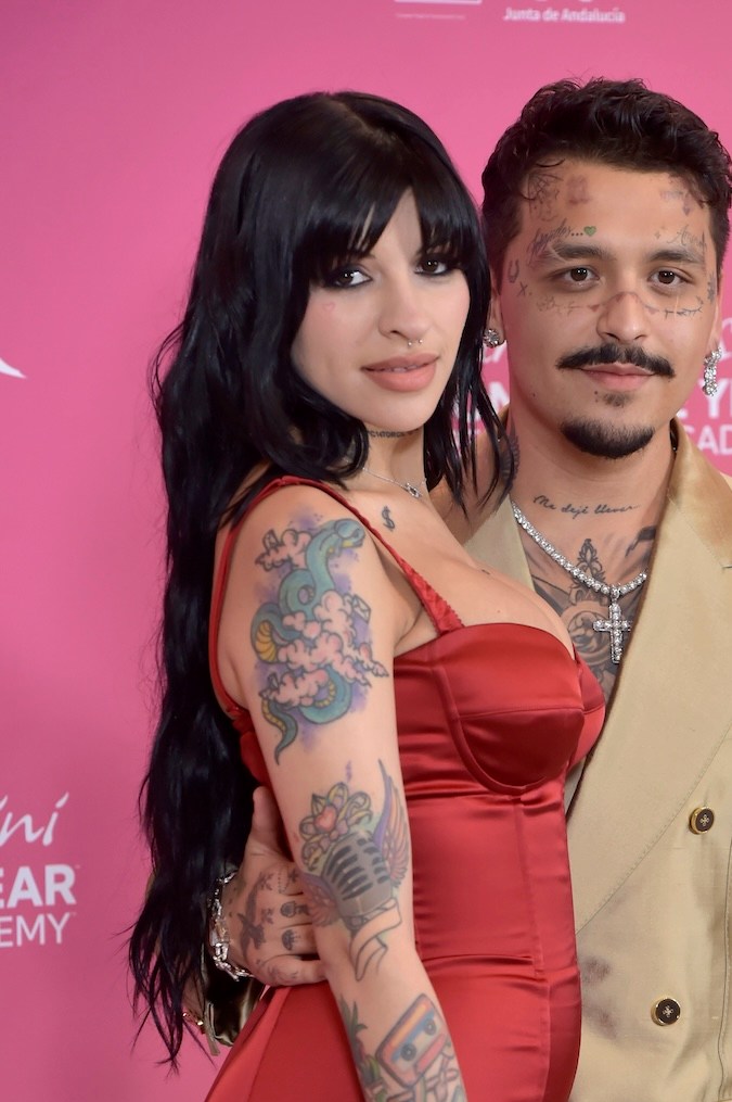 Cazzu recibe críticas por la foto que subió junto a su hija en Navidad: "¿Por qué hacen eso?"