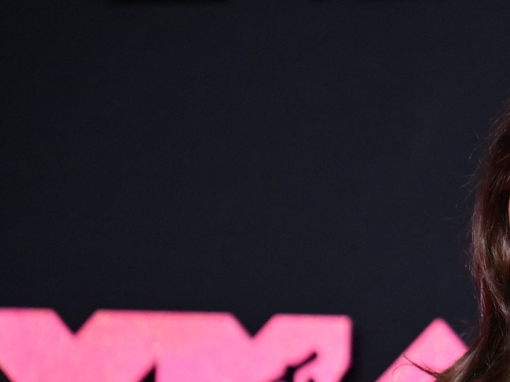 Conoce qué producto de K-beauty usa Emily Ratajkowski para el cutis seco y acartonado