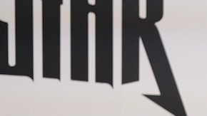 Conoce la crema facial de farmacia de $27 dólares que Dolly Parton usa para reafirmar su piel