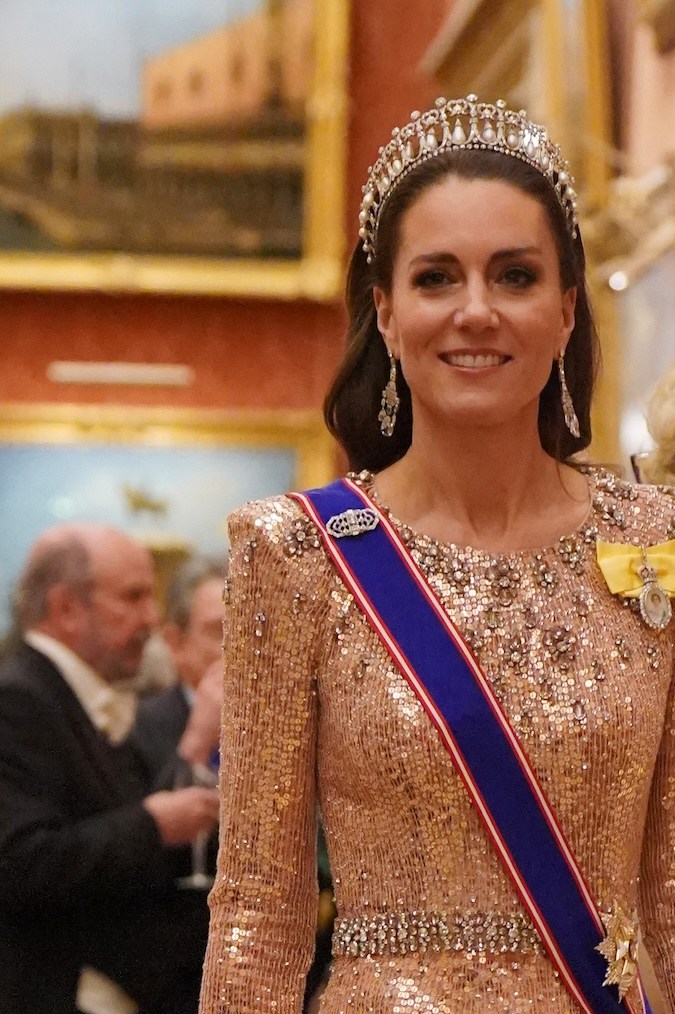 Kate Middleton está lista para Navidad y enamora a sus fans con una chaqueta blanca de perlas