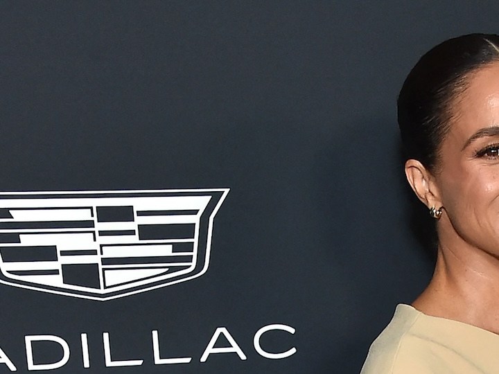 Tras controversia por el libro 'Endgame' Meghan Markle usa una pulsera que le dió el rey Carlos