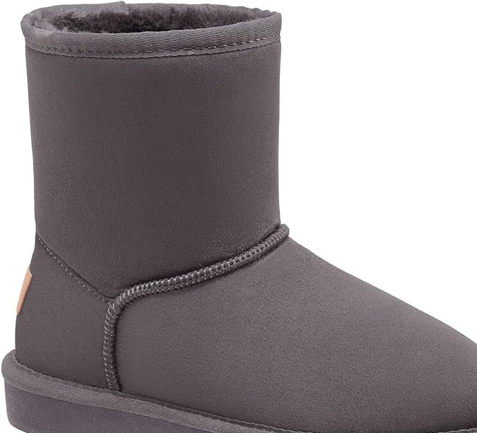 Moda y estilo para el frío: 8 botas de invierno planas para mujer en Amazon desde $30 dólares