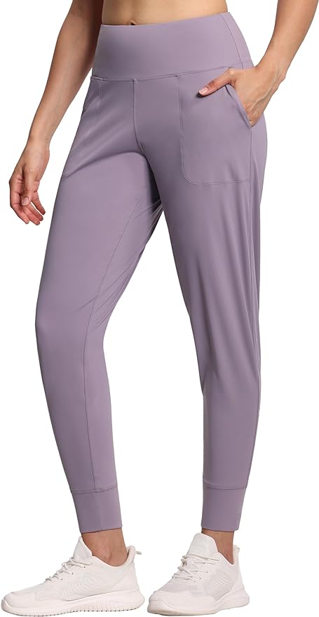 8 pantalones deportivos para mujer que son virales en Amazon y van desde los $20 dólares