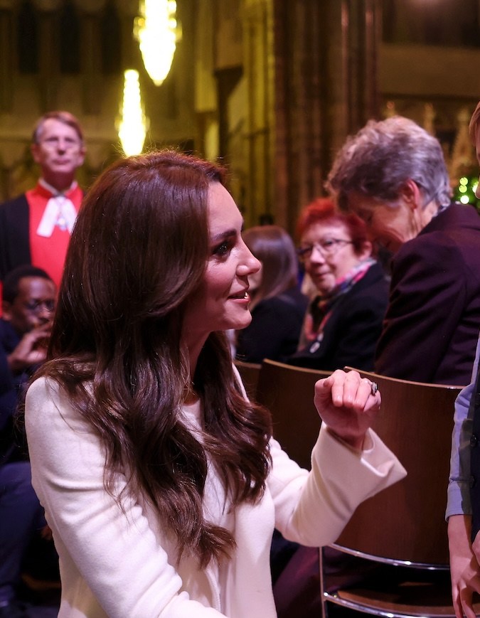 ¿Por qué los fans de Kate Middleton creen que su postal navideña fue retocada digitalmente?